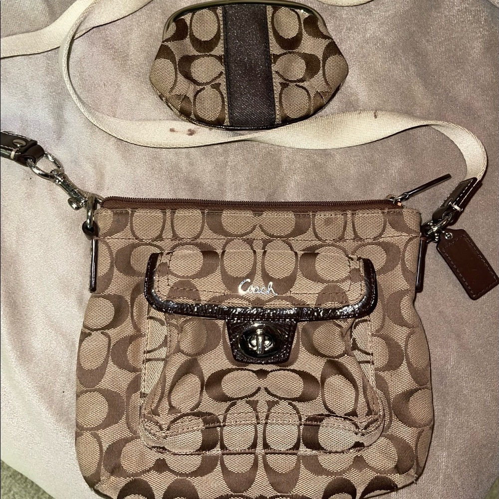 Coach Signature Messenger Crossbody Bag